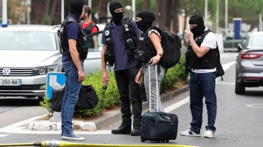 French Police suspected of terror