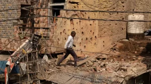 India, Pakistan intensify strikes amid de-escalation calls