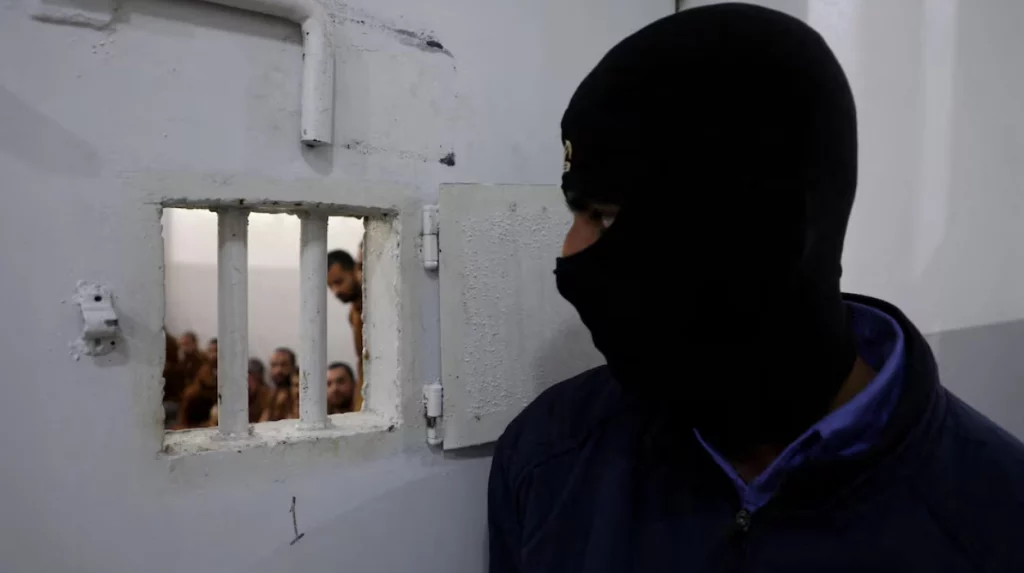 Islamic State regroups, signals renewed activity in Syria and Iraq